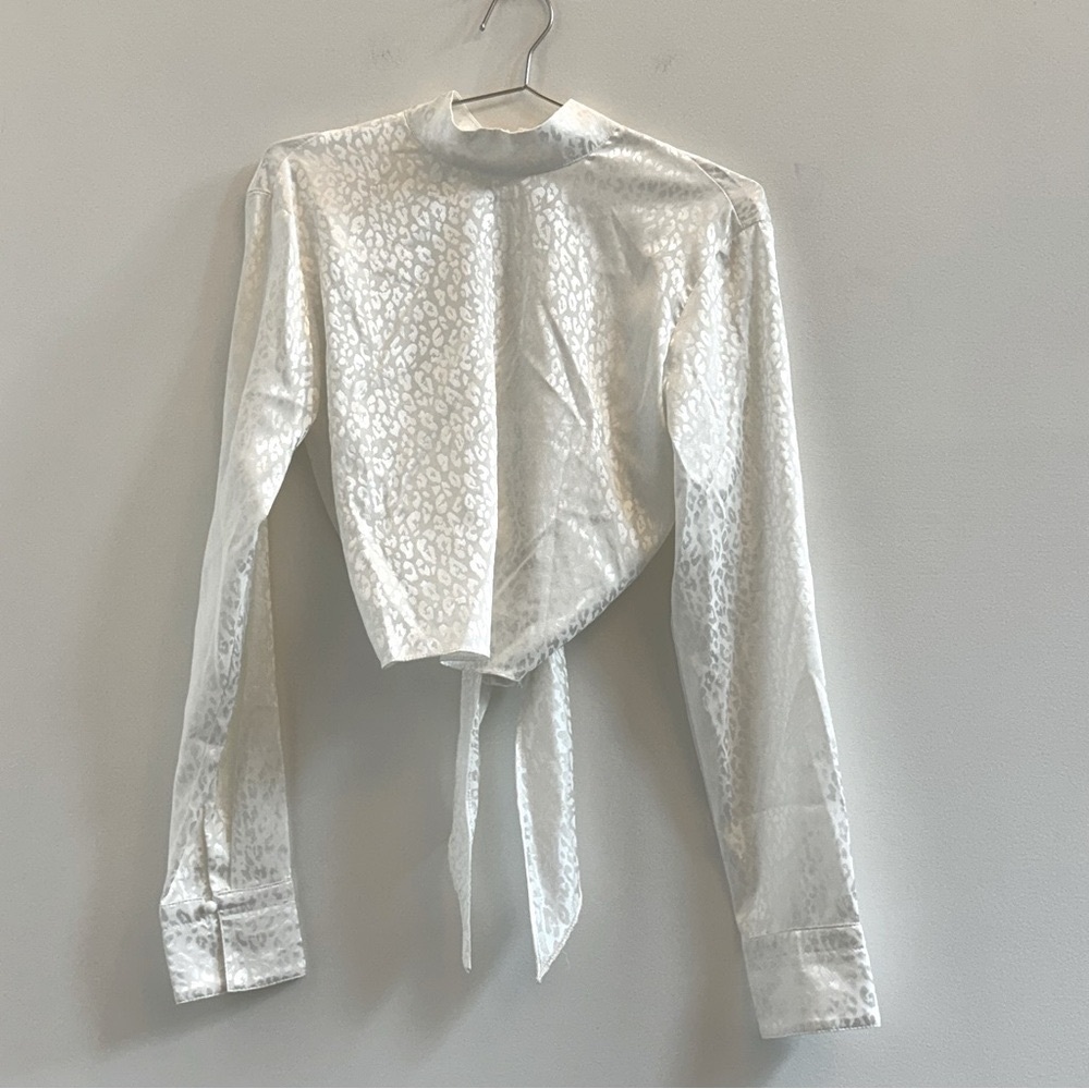 Elegant White Leopard Print Women's Top
